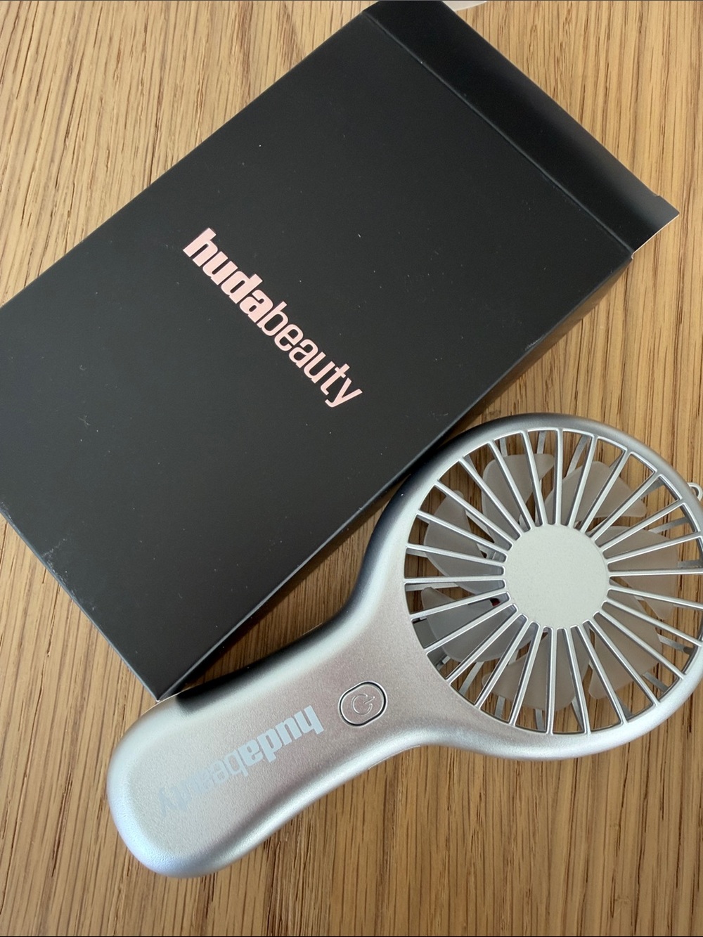 Huda Beauty Portable Handheld Fan - Silver